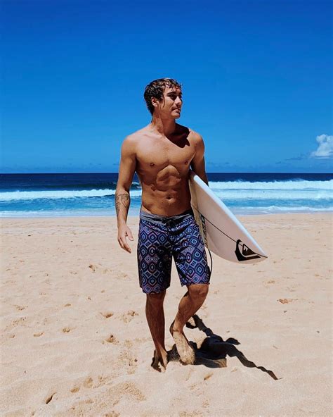 Koa rothman - Koa Rothman is a professional surfer, big wave rider, and social media personality from Sunset Beach, Hawaii. Born on January 3, 1994, Rothman grew up surfing …